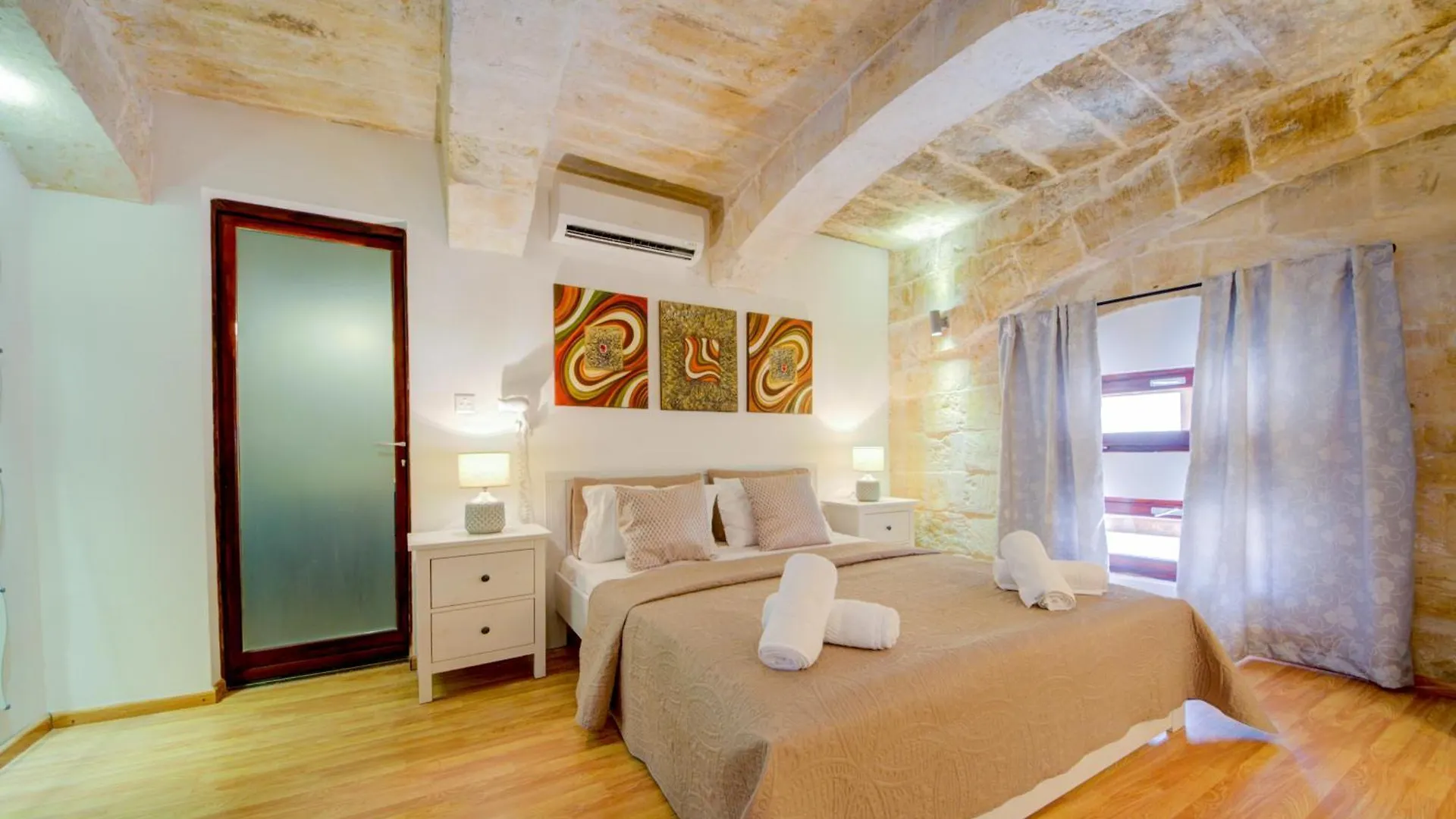 Valletta Waterfront Villa With Pool And Jacuzzi