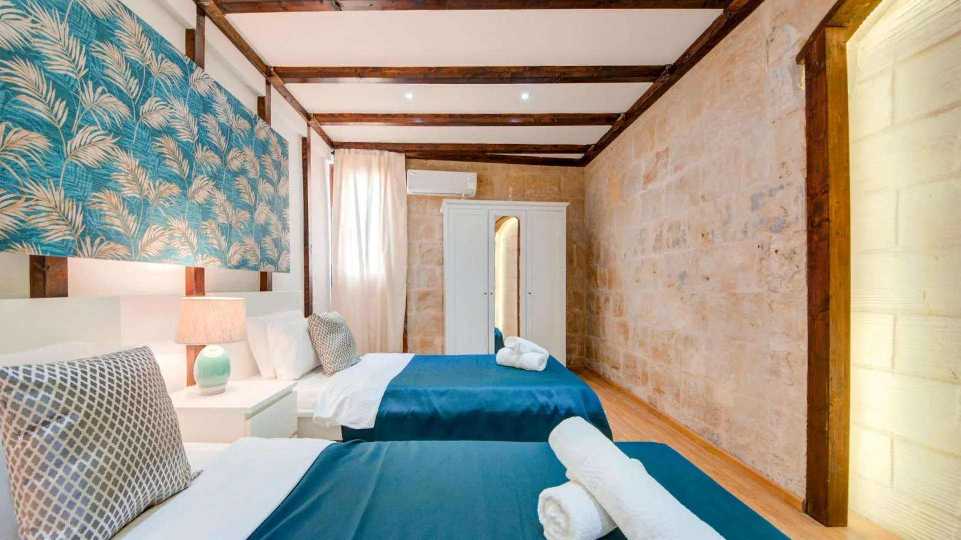 Valletta Waterfront Villa With Pool And Jacuzzi