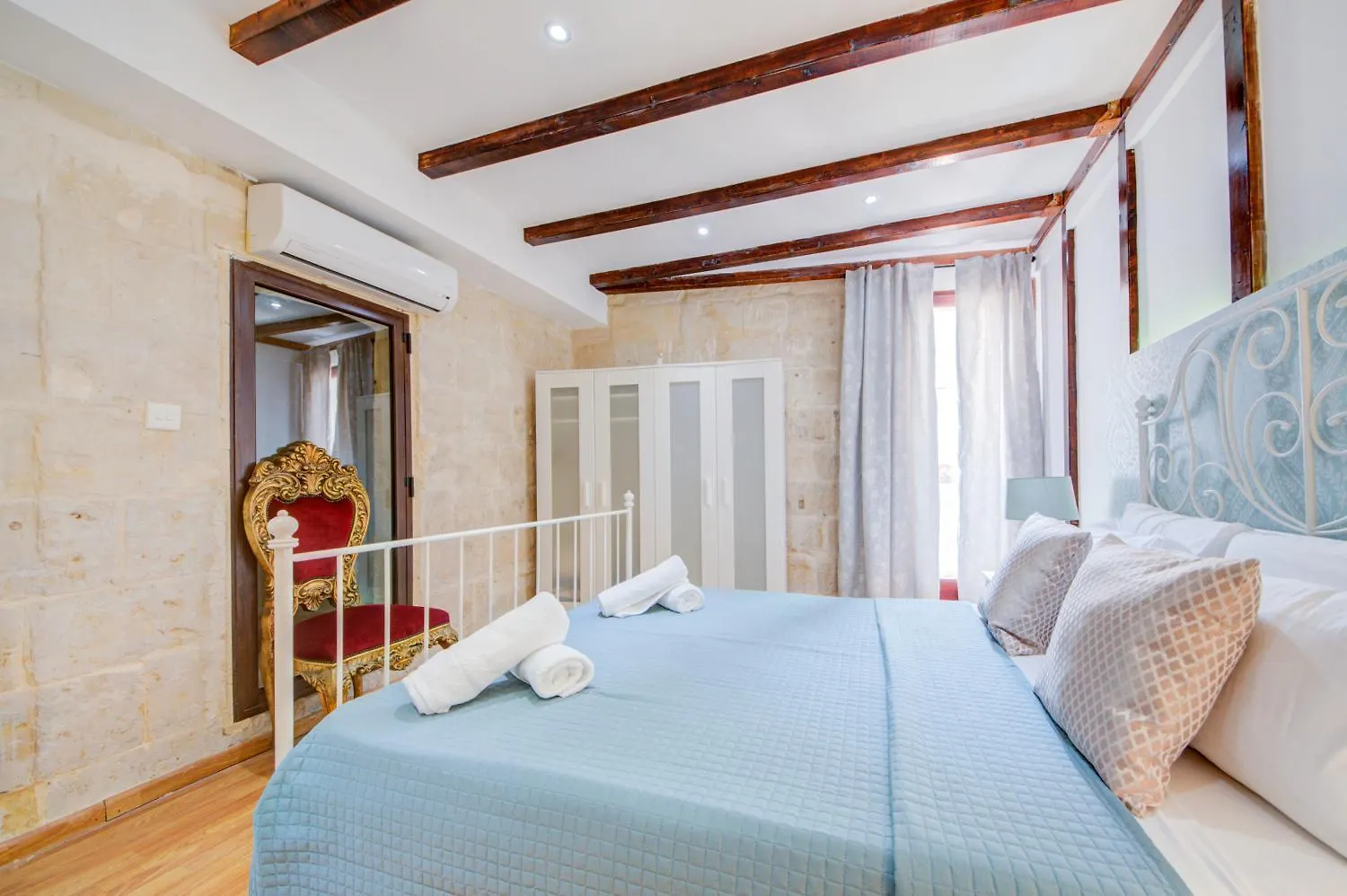 Valletta Waterfront Villa With Pool And Jacuzzi Malta