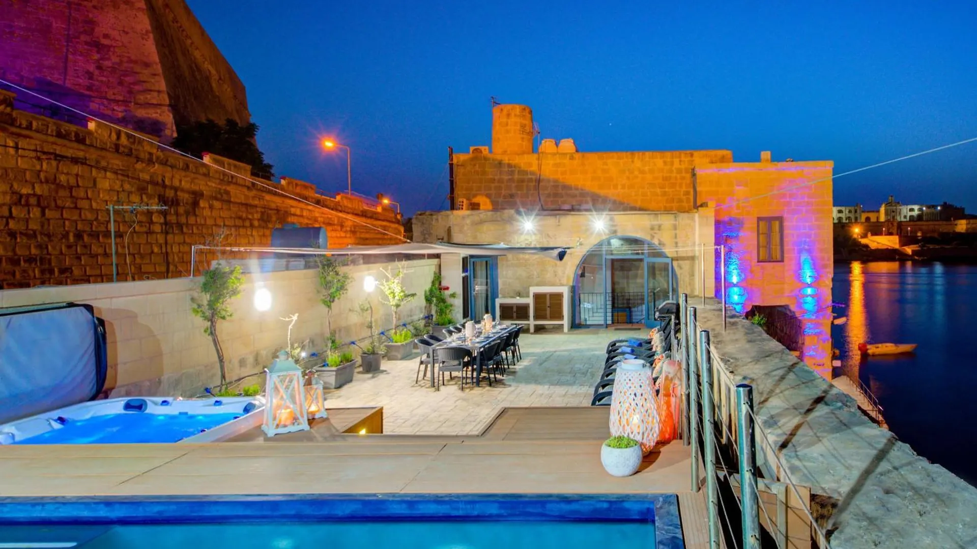 Valletta Waterfront Villa With Pool And Jacuzzi