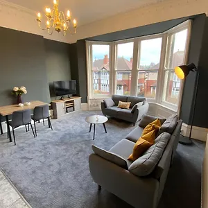 Flat Harrogate