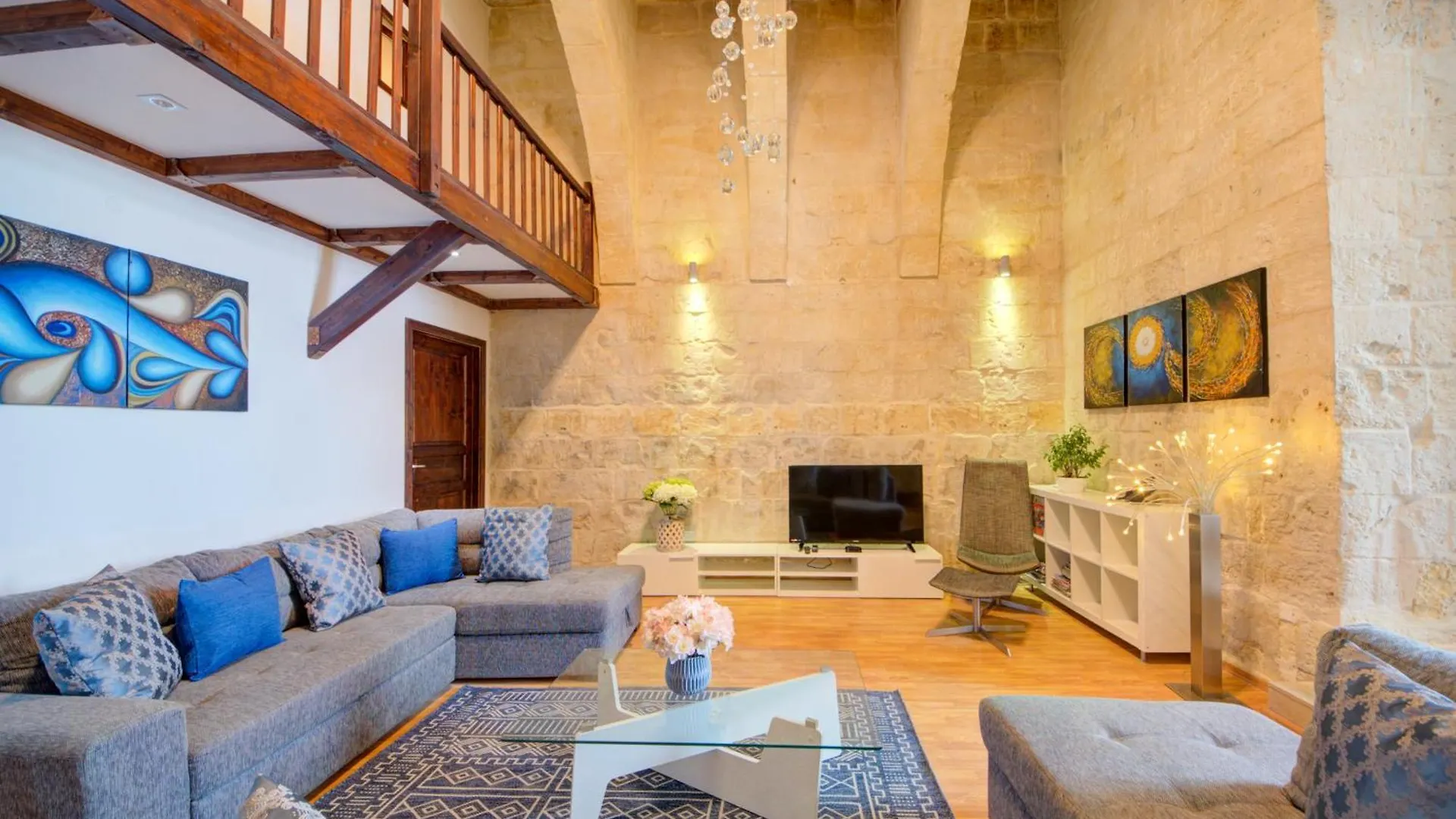Valletta Waterfront Villa With Pool And Jacuzzi