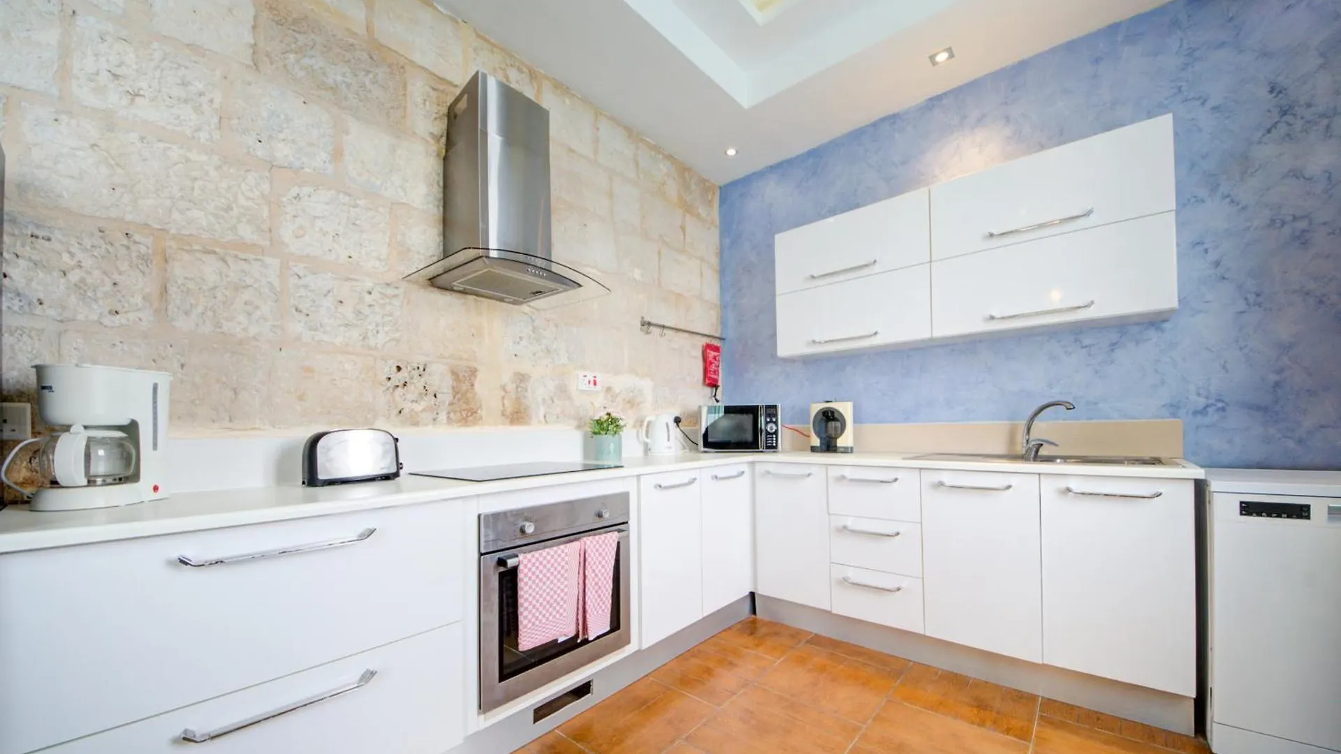 Valletta Waterfront Villa With Pool And Jacuzzi