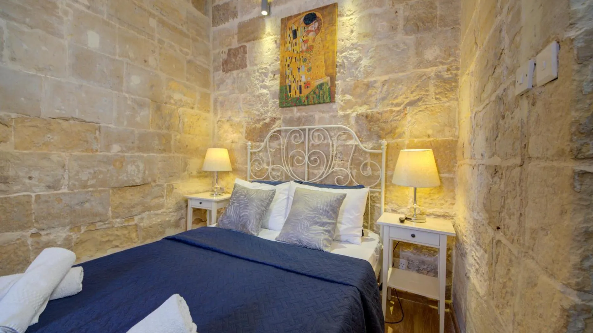 Valletta Waterfront Villa With Pool And Jacuzzi Malta
