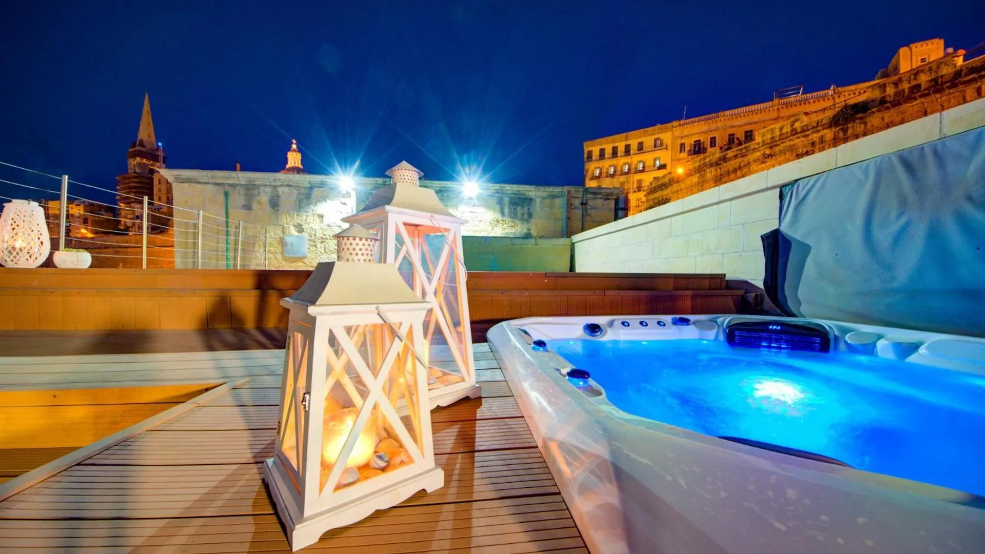Valletta Waterfront Villa With Pool And Jacuzzi